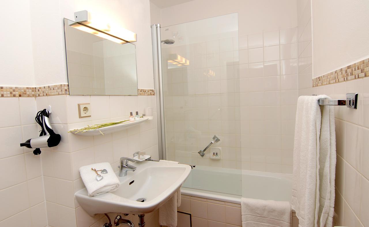 Garni Hotel Leitl Gmbh Eggenfelden Δωμάτιο φωτογραφία