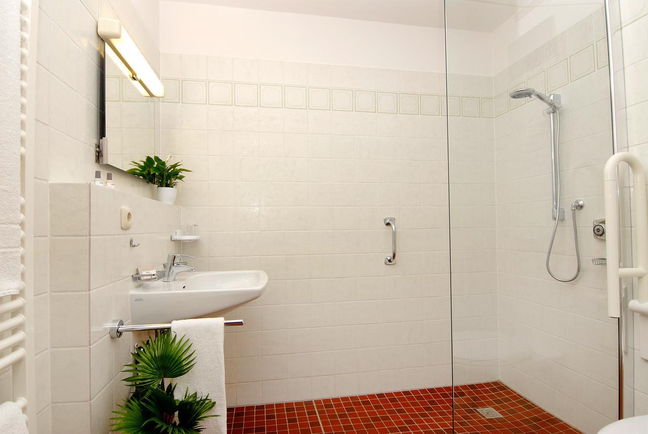 Garni Hotel Leitl Gmbh Eggenfelden Δωμάτιο φωτογραφία
